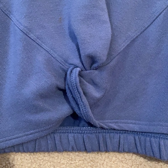 Hoodie/ long sleeve - Picture 2 of 4